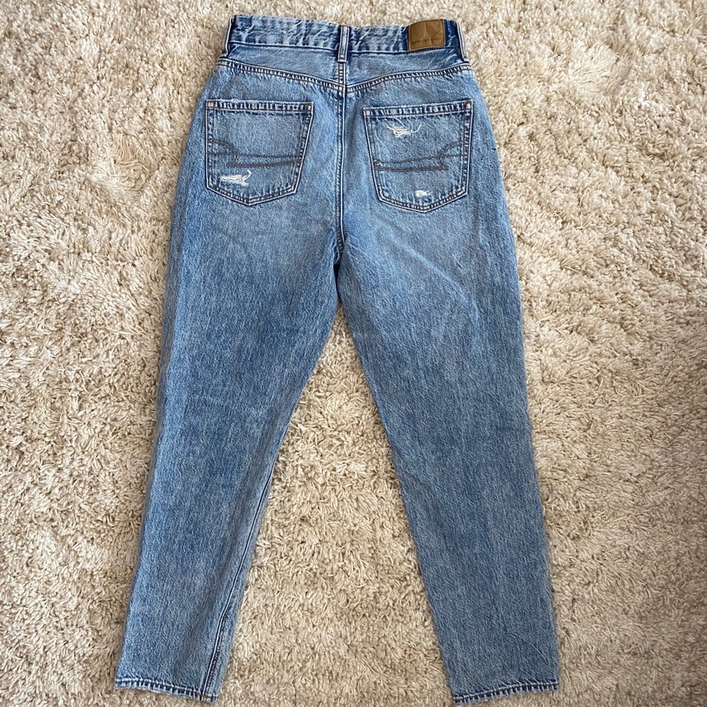 American Eagle Curvy Mom Jeans (NO STRETCH) Size 2 - Picture 2 of 6